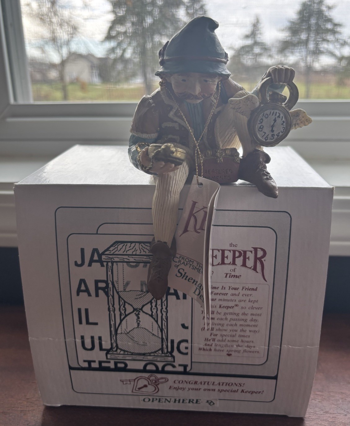 VINTAGE Shenandoah Designs “THE KEEPER OF TIME” Shelf Sitter Figurine Clock