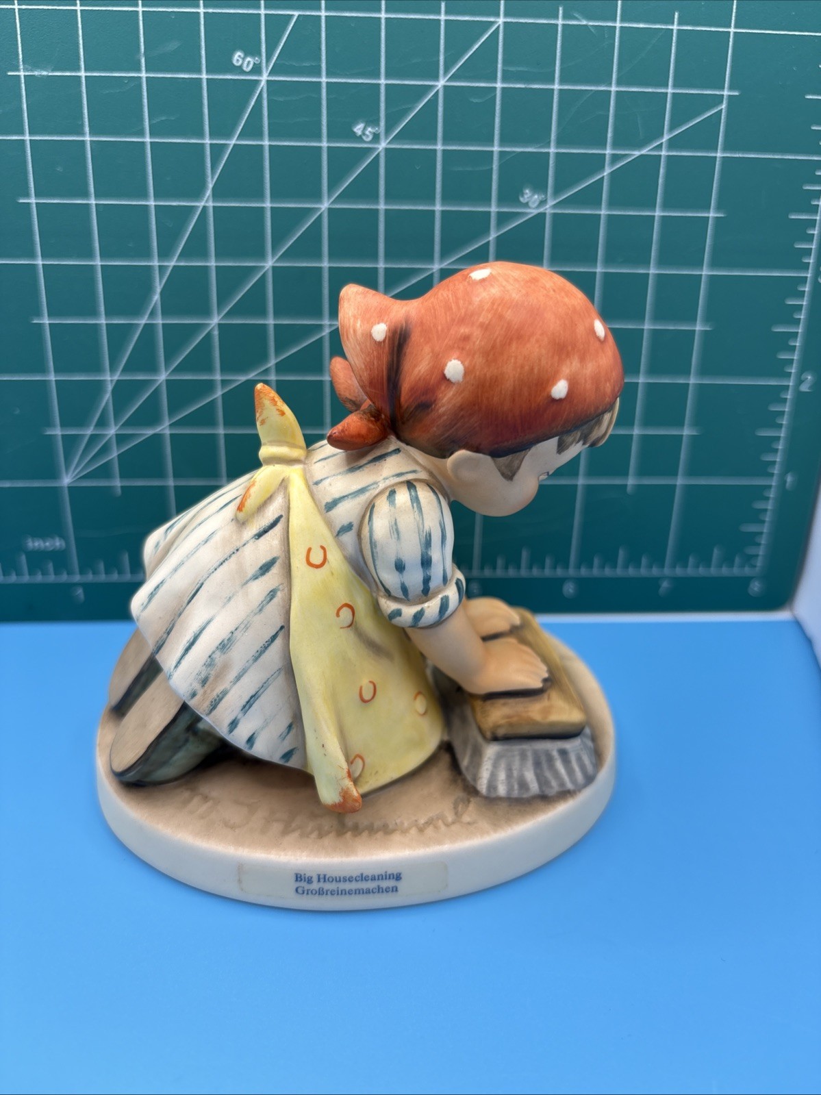 Hummel Goebel Figurine Big Housecleaning #363 Made in Germany