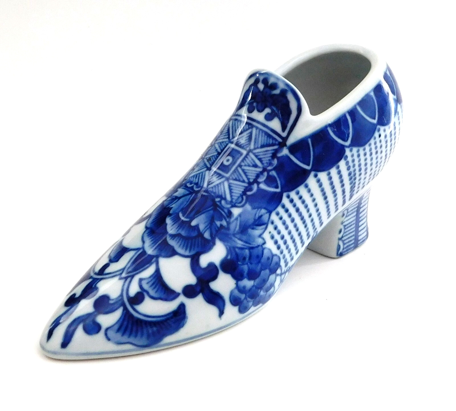Porcelain Shoe Figurine Blue and White Floral Design Decorative 7.5″ Planter Vin