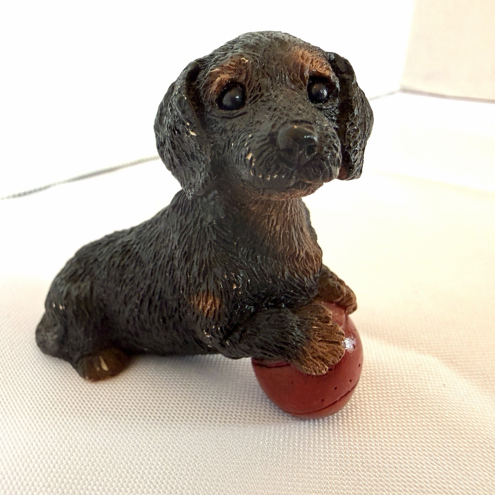 STONE CRITTERS DACHSHUND Puppy DOG FIGURINE With Red Ball Baby Black 2.25” tall