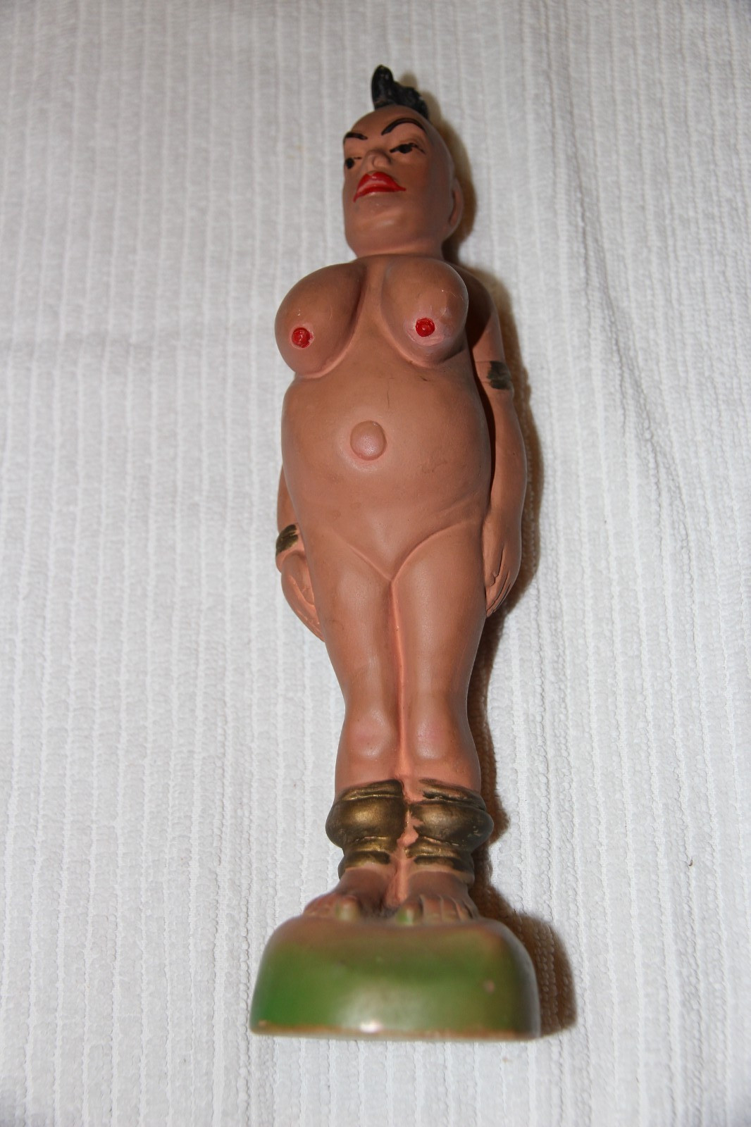 Carnival prize piece Chalkware African Native Nude Woman