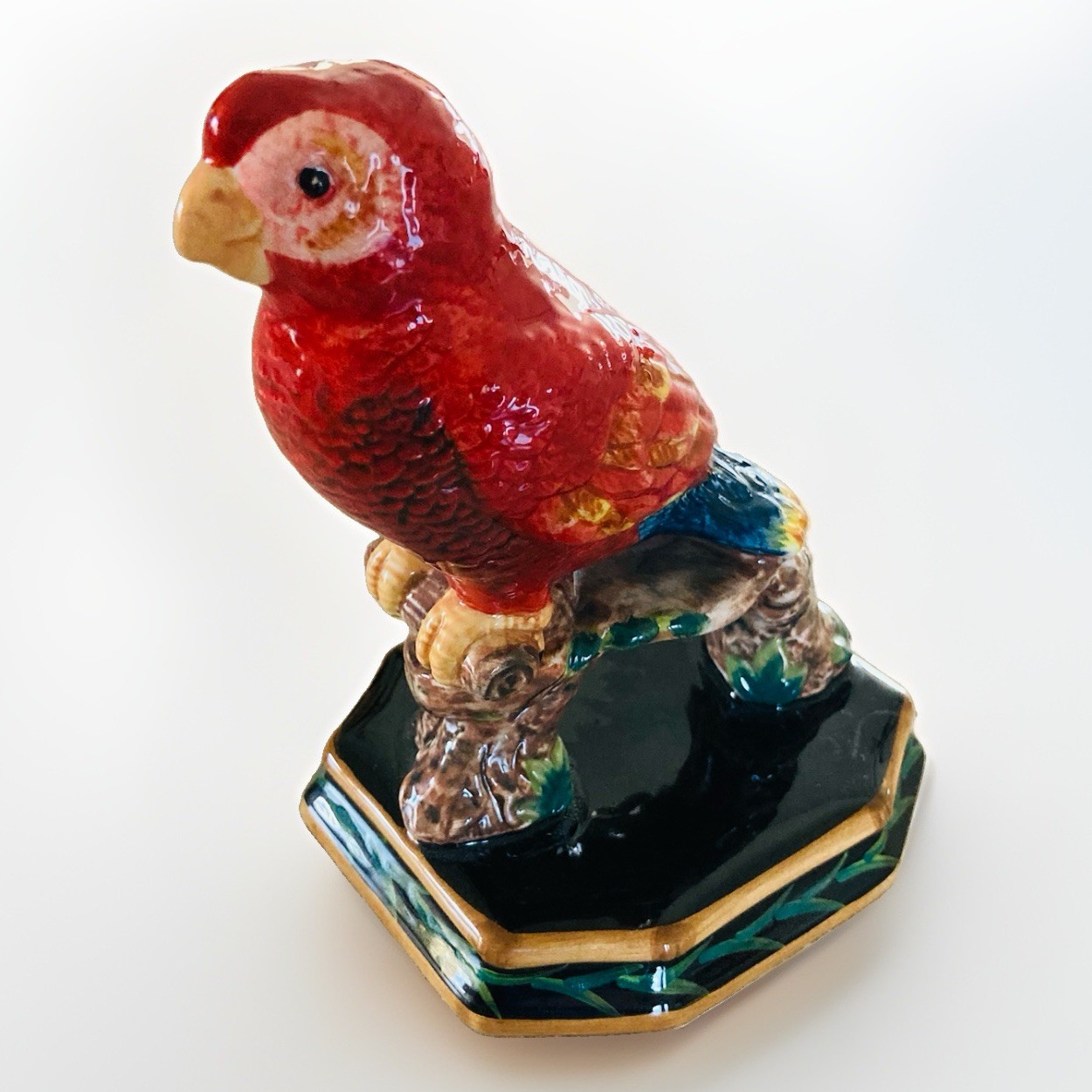 VTG Raymond Waites CIC Amazon Scarlet Macaw Parrot Ceramic Figurine 6.25” Mint