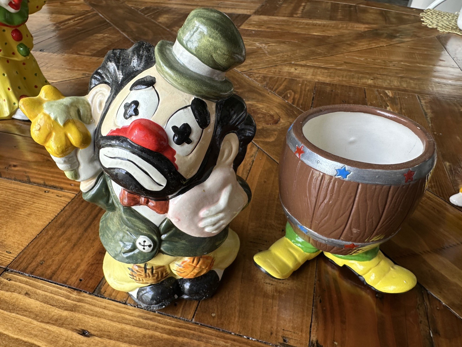 Vintage 8 piece Brinn’s Enesco Penco Clown Lot w/ bank, planter, figurines VGUC