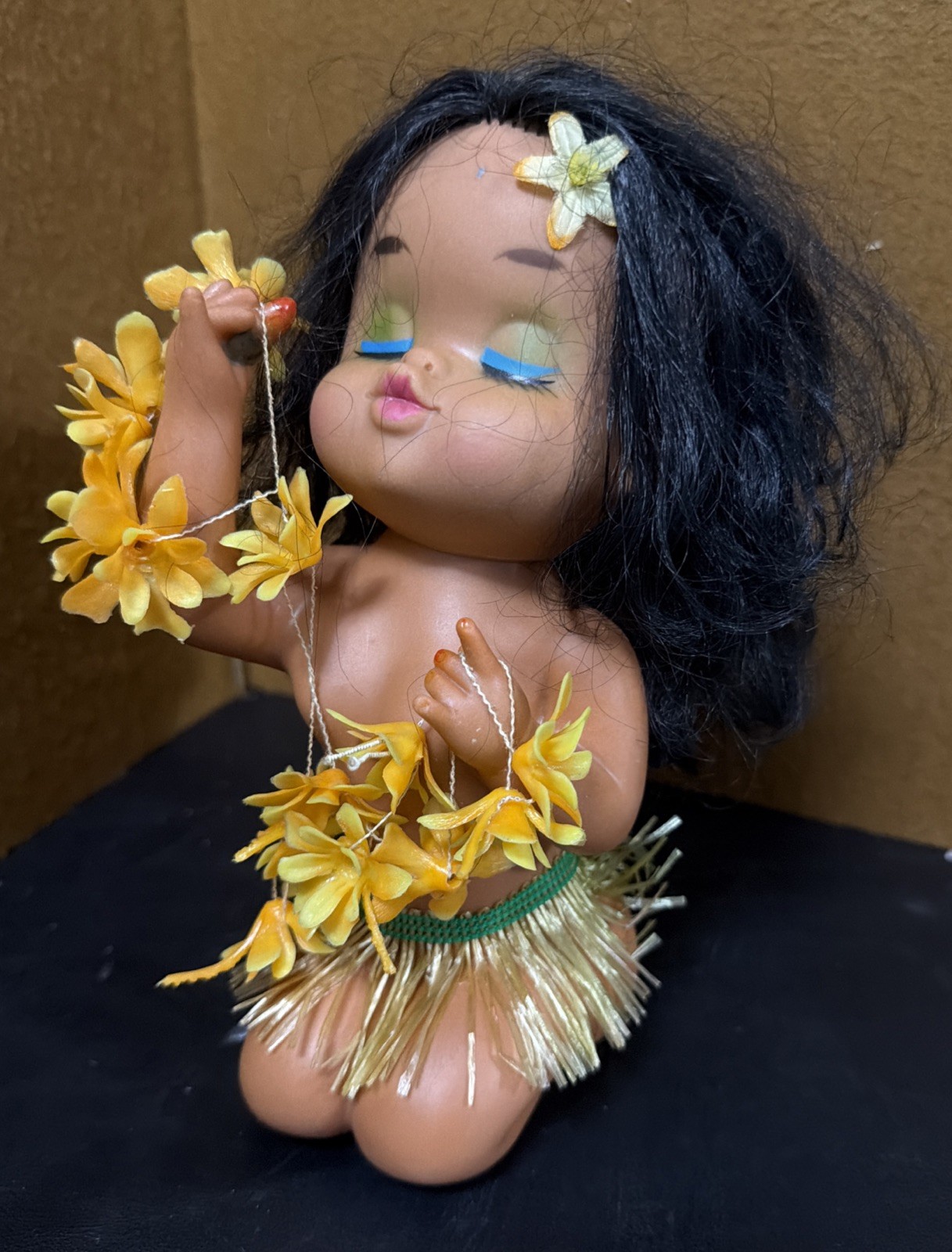 Vintage Pair Of Hawaiin / Samoan / Polynesian Boy And Girl Figures/ Dolls