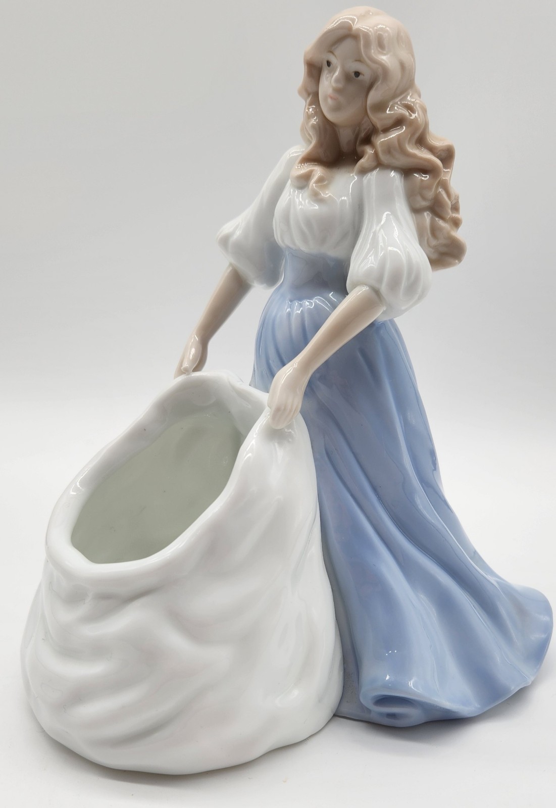 Vintage House Of Lloyd Figurine 1994 Woman Holding Bag planter trinket bowl