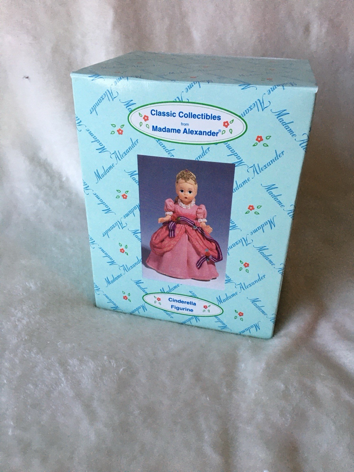 Madame Alexander “Cinderella” Resin Figurine – MIB 1999 w COA