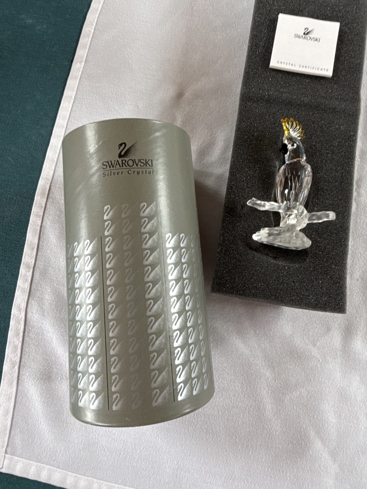Swarovski Crystal Cockatoo Retired 2006 in original box mint