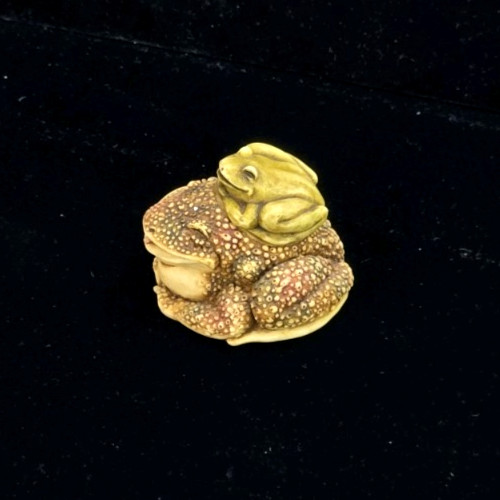 Gigglees Tomfroggery Frog and Froglet Trinket Box 2.25 in. 2003