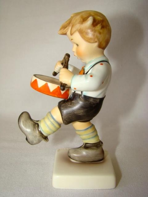 Sweet 1993 Vintage GOEBEL HUMMEL Little Drummer TMK-7 #240, Artist Signed Dated