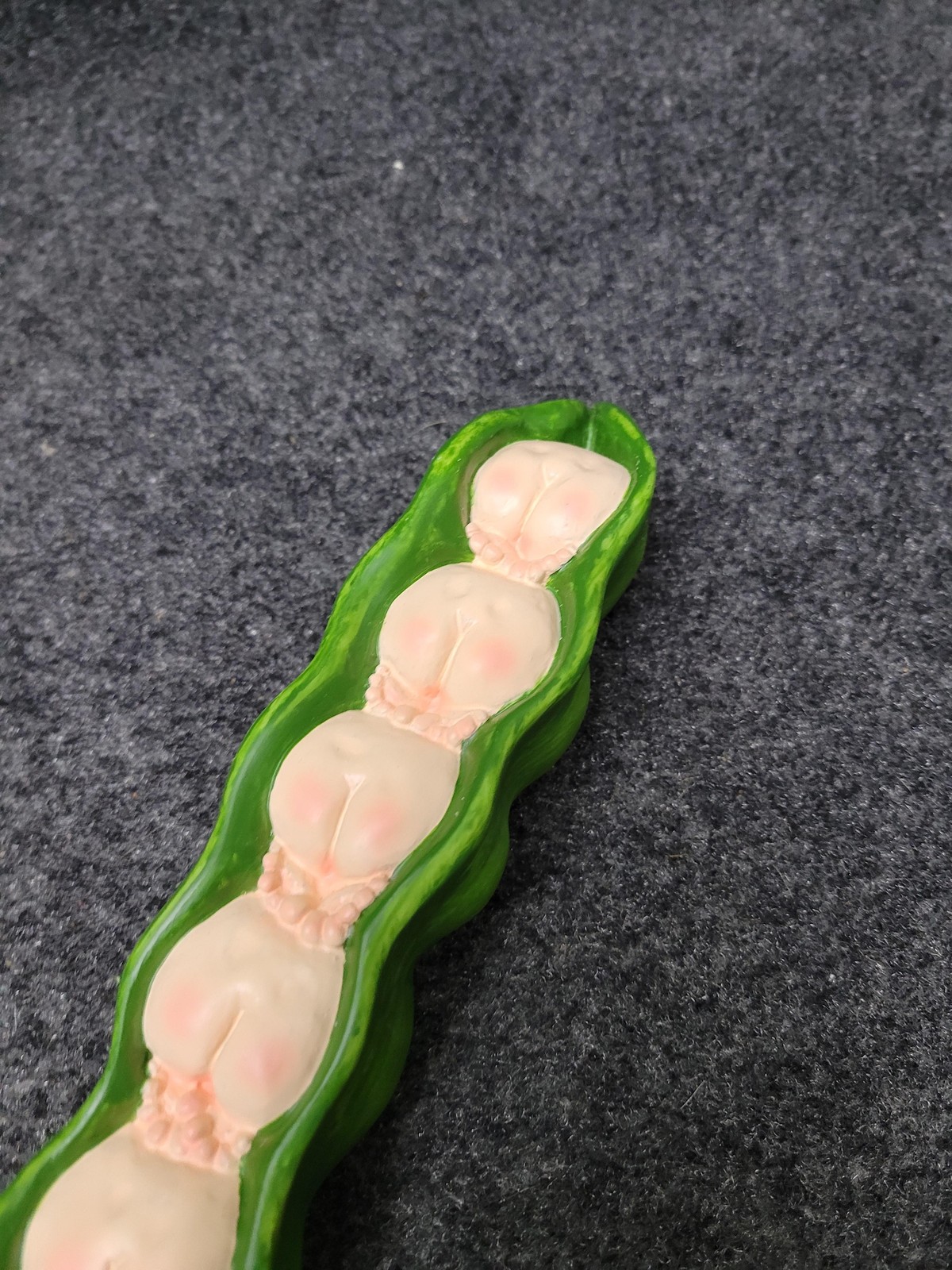 Vintage Sweet Pea Collection Split Pea Baby Pod Figurine 1996 Resin R Vandamme