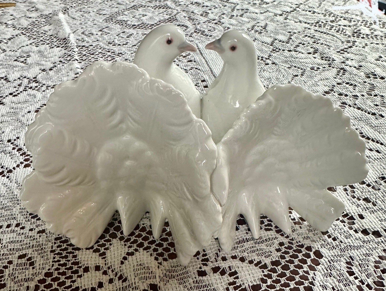 LLARDO Wedding White Doves Porcelain Figurine, Signed, Numbered