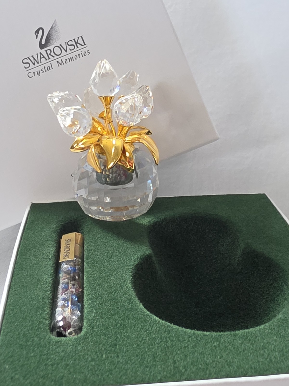 Swarovski Crystal Memories Secrets Crystal Flower Figurine Clear Gold Boxed