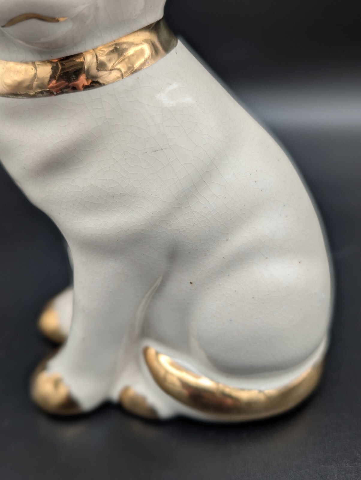 Vtg White and Metallic Gold Sitting Cat Kitten Figurine Collar with Bow