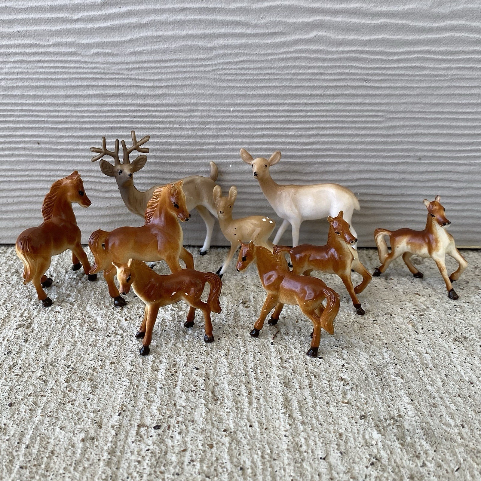 Lot of 9 Vtg Mini Hard Plastic Deer Doe Fawn Horse Figures Figurines Hong Kong