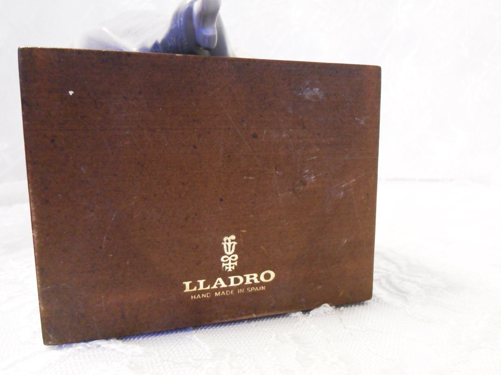 LLADRO # 1381 “PRINCESS SITTING” PORCELAIN FIGURINE