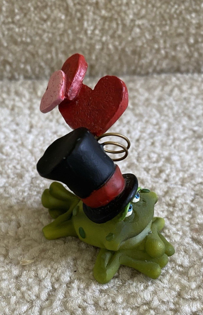 Russ Berrie Signed Douglas Frog Figurine Top Hat & Hearts 1 3/4″ Mini FREE SHIP