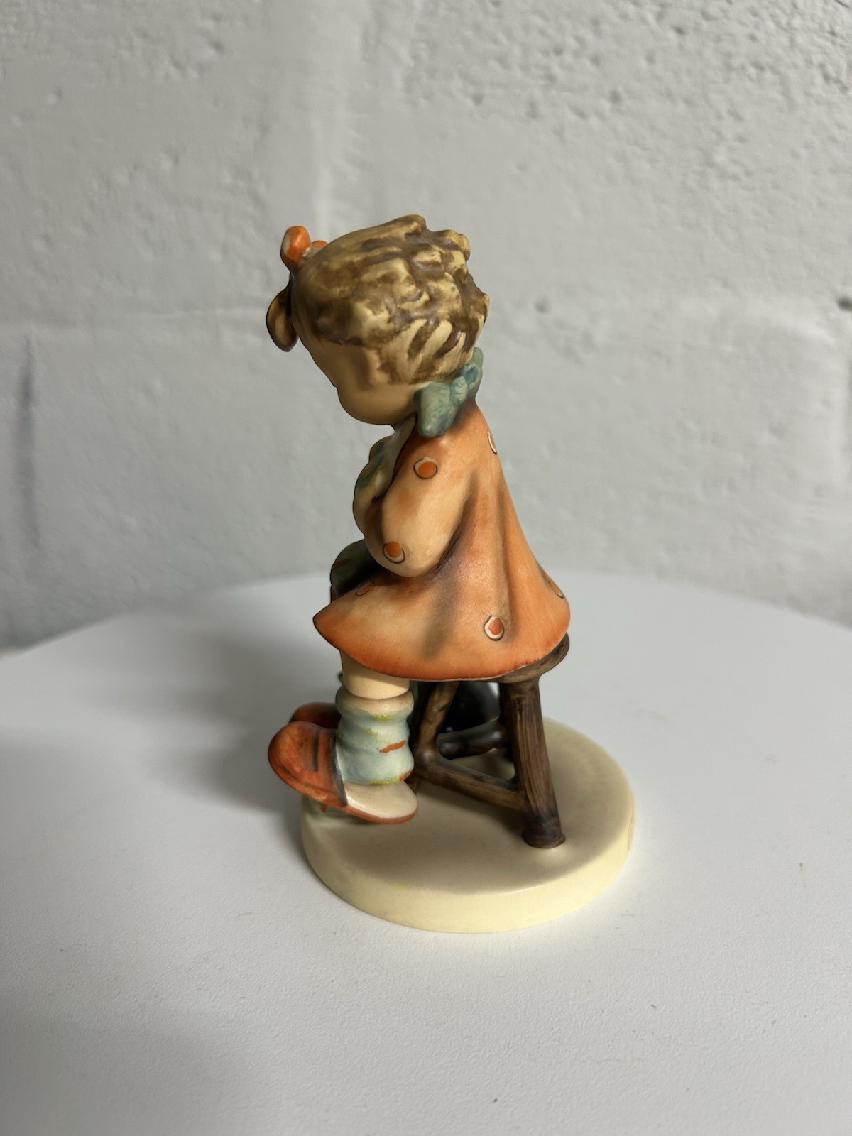 Goebel Hummel 133 Mother’s Helper Figurine TMK-6 W Germany 1980 Girl Cat 4.75″