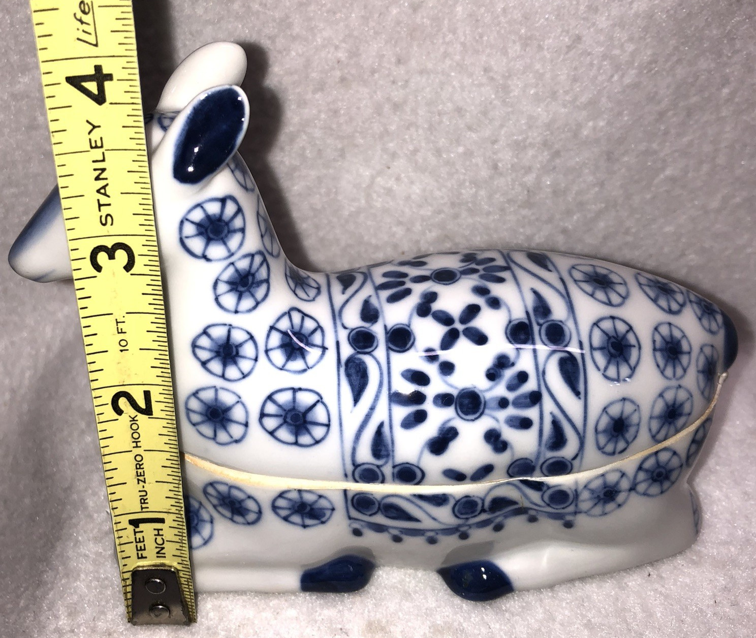 Vintage Porcelain Laying Deer Lidded Trinket Box Cobalt Blue White 5″ L Thailand