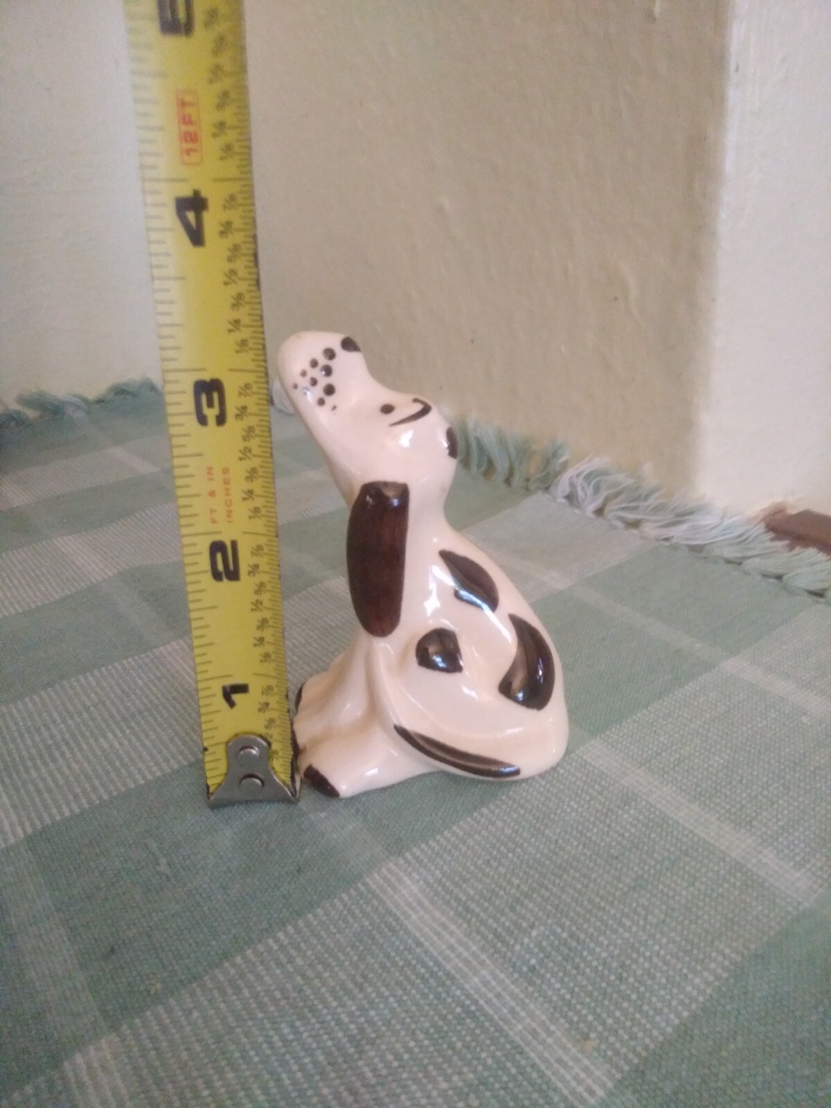 Vintage Ceramic Hounddog Sitting 3.25in