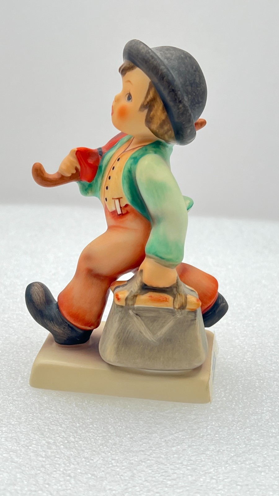 Vintage Goebel Hummel Figurine Merry Wanderer 11 2/0 4″