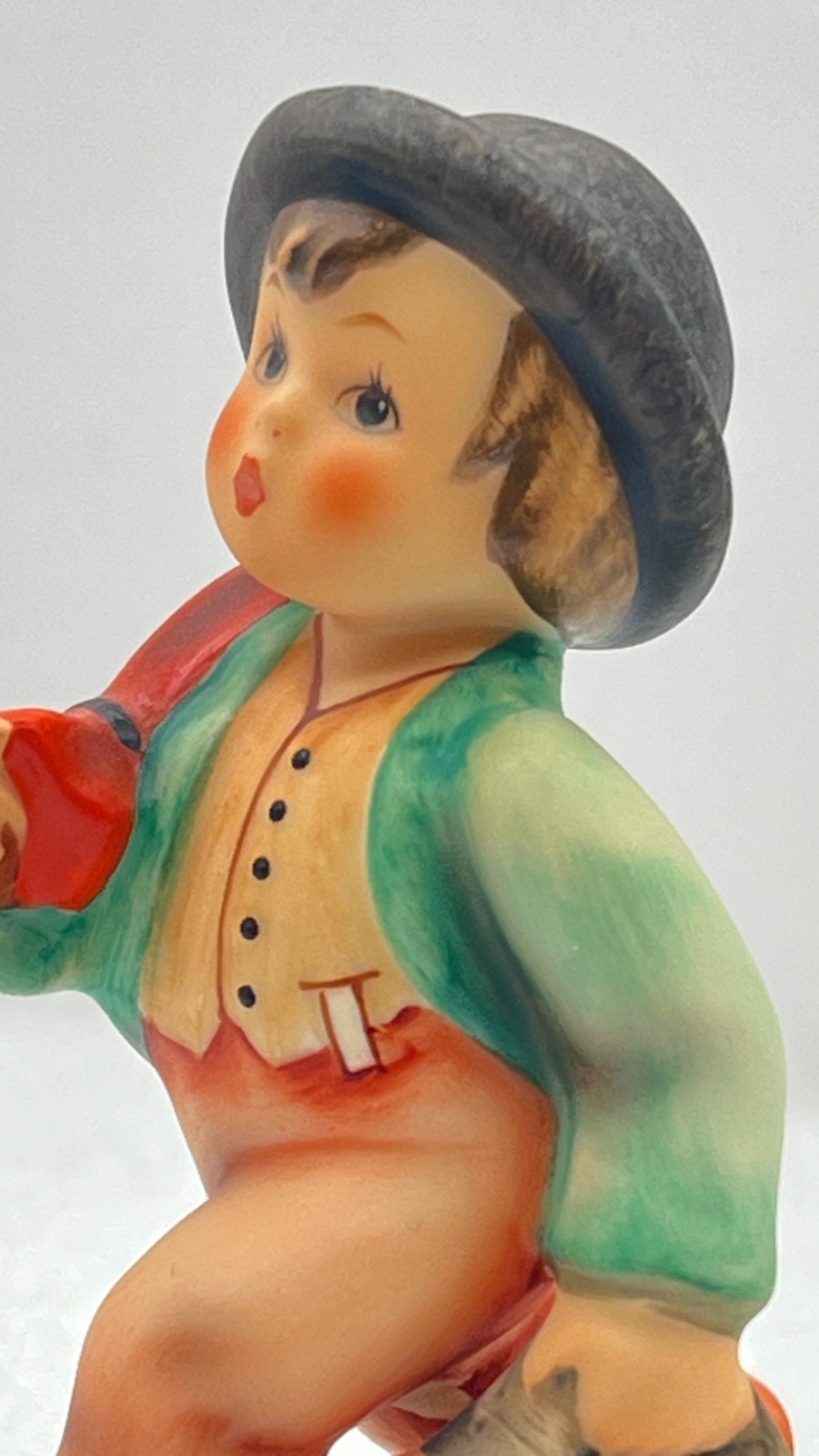 Vintage Goebel Hummel Figurine Merry Wanderer 11 2/0 4″