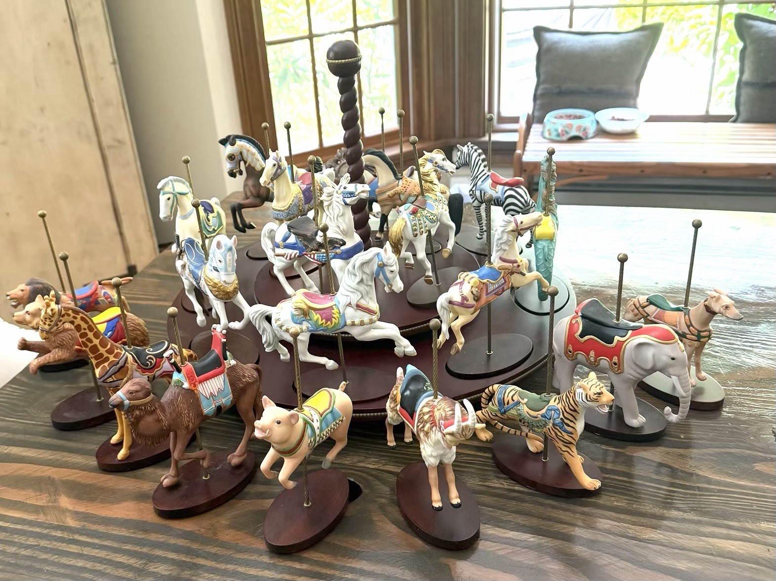 Vintage FRANKLIN MINT Treasury of Carousel Horses & Animals & Stand Set of 21