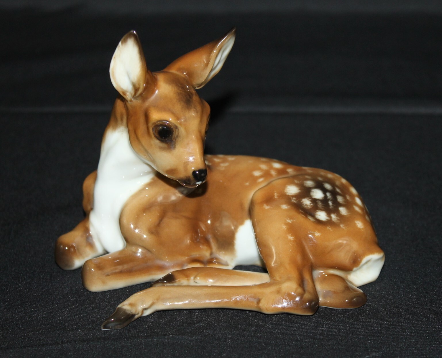 Hans Achtziger (1918-2003). Porcelain Deer. Hutschenreuther Germany Kunstab