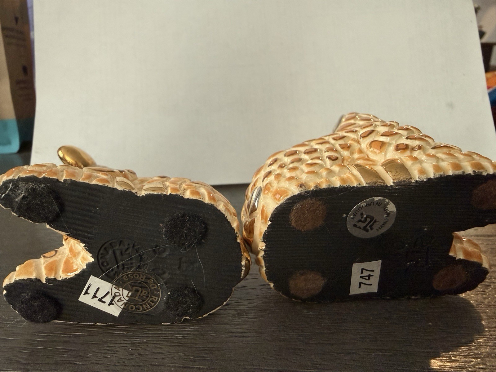 handcrafted Artesania Rinconada giraffe figurines featuring 18K gold