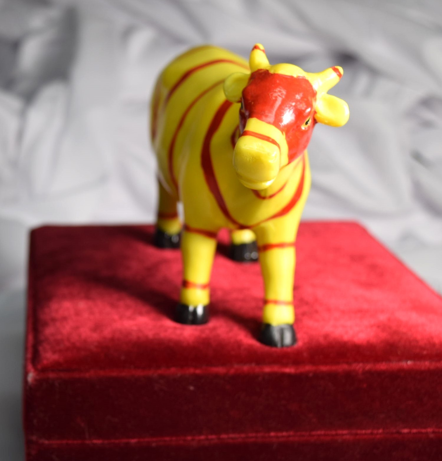 K’s Collection Whimsical Multi- Colored Cow Figurine 6 1/2″ Long Yellow & Red