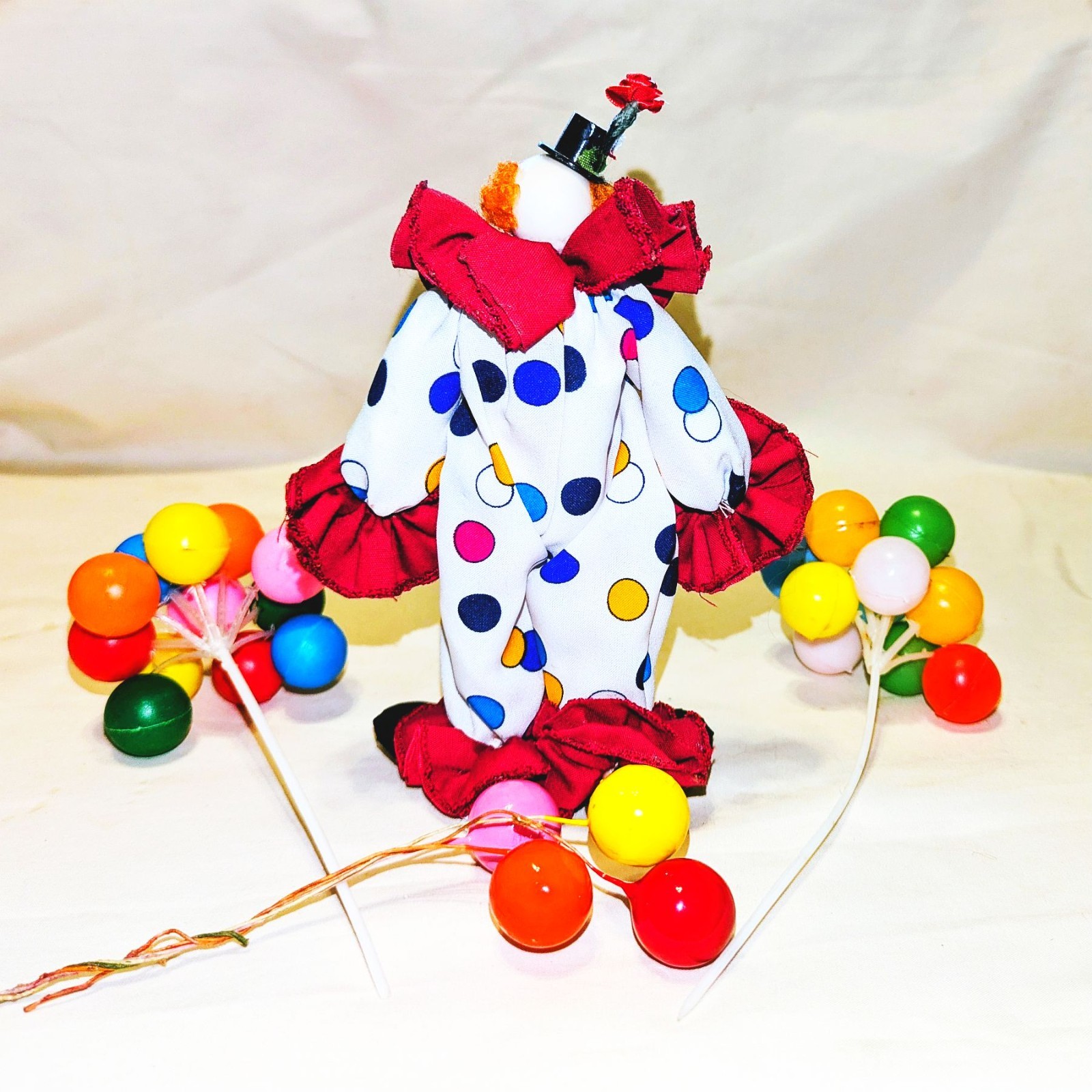 Clown Figurine 6″ Tall with Cloth Costume, Three Sets of Balloons
