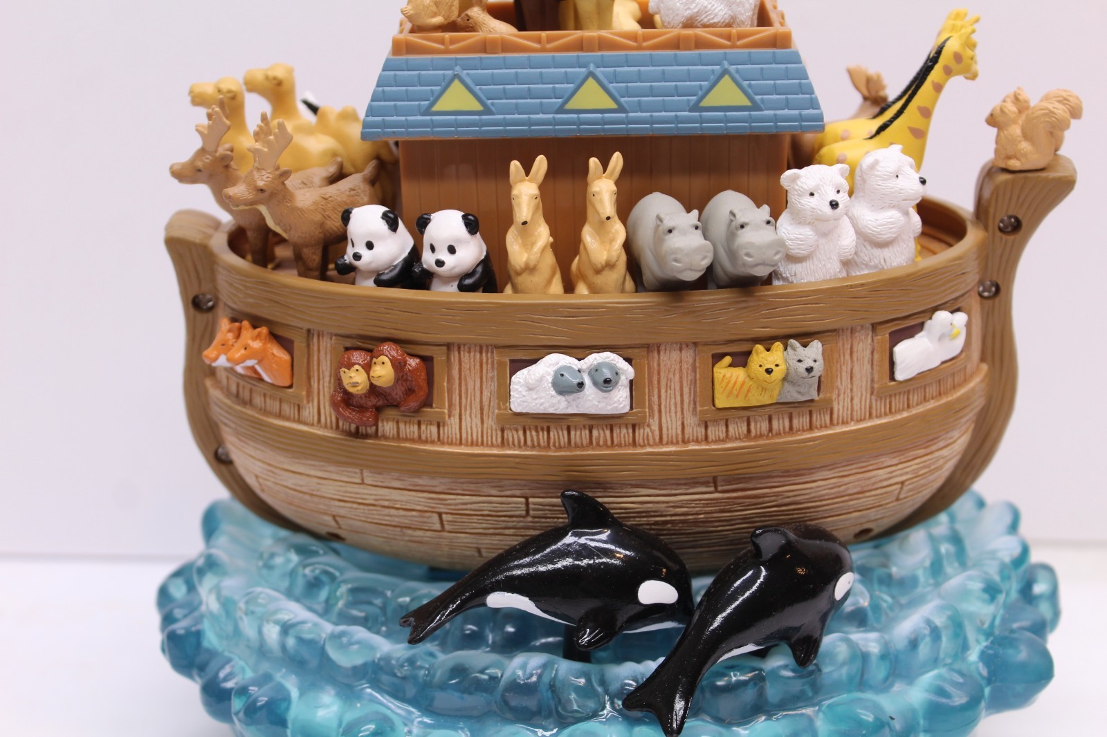 Vintage Avon Noah’s Musical Ark 2001 Five Songs Motion Activated w/org box