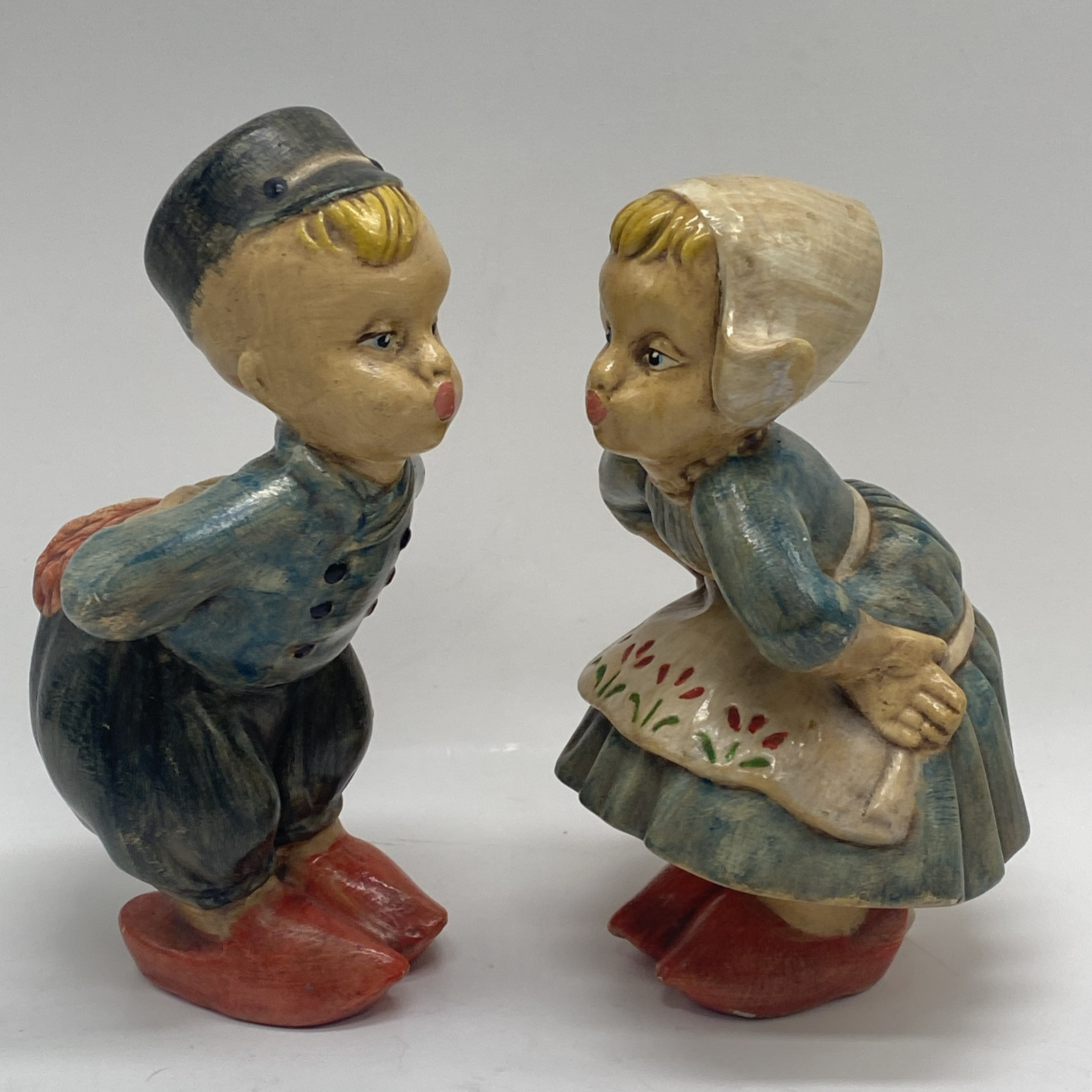Vintage Dutch Porcelain Ceramic Kissing Couple Figures Statues Girl & Boy~7 Inch