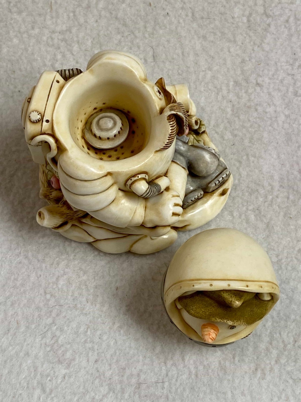 Harmony Kingdom Trinket Box – Astronaut/Space Snowman – ‘Blue Moon’