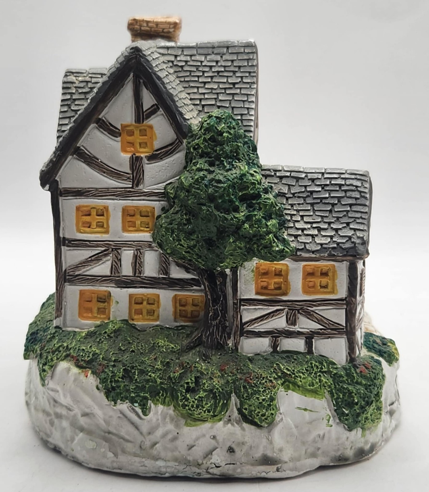 Two Vintage Cottages 5″ tall