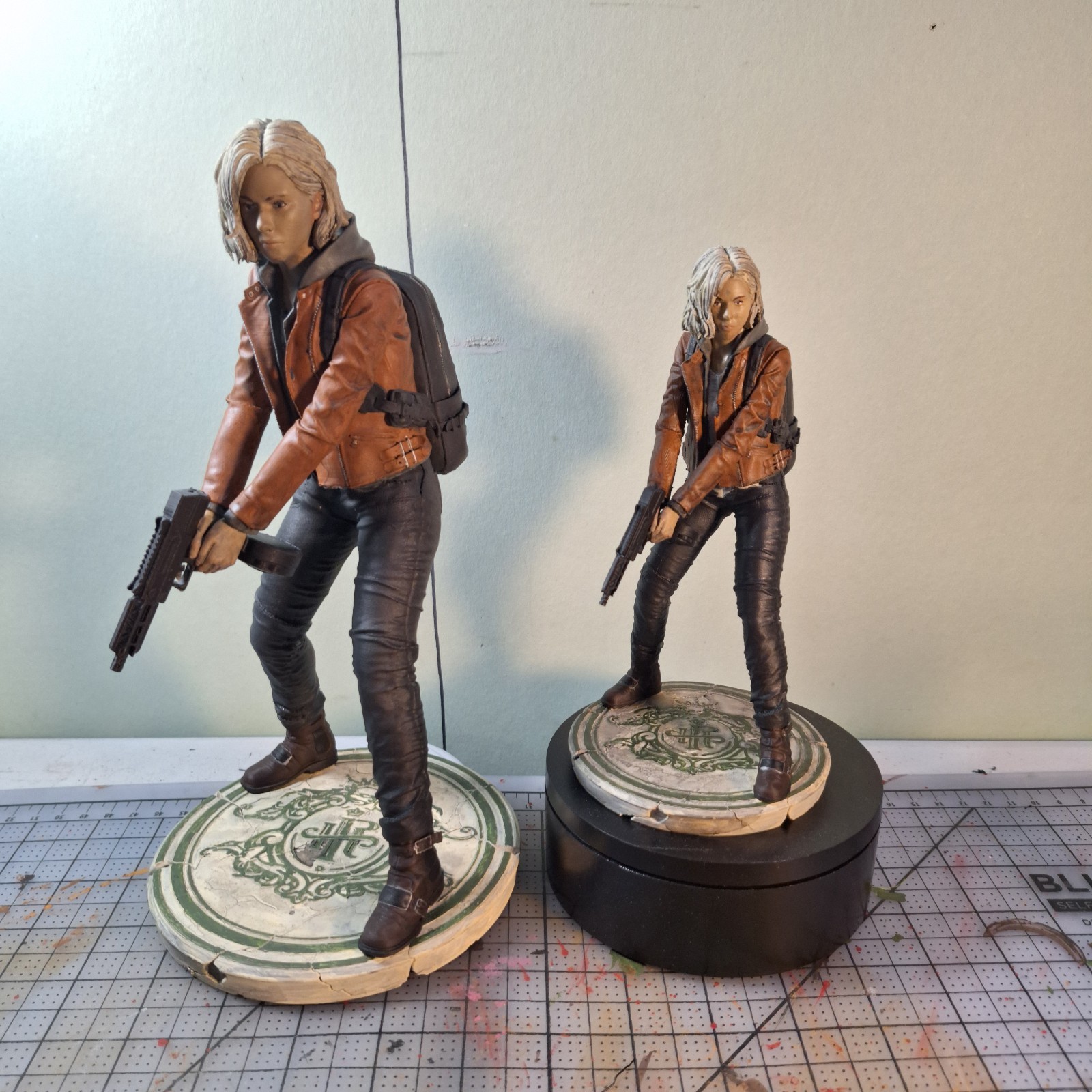 Grace Ashcroft Figurine Resident Evil Hand Painted Model / DIY Kit 11 pcs