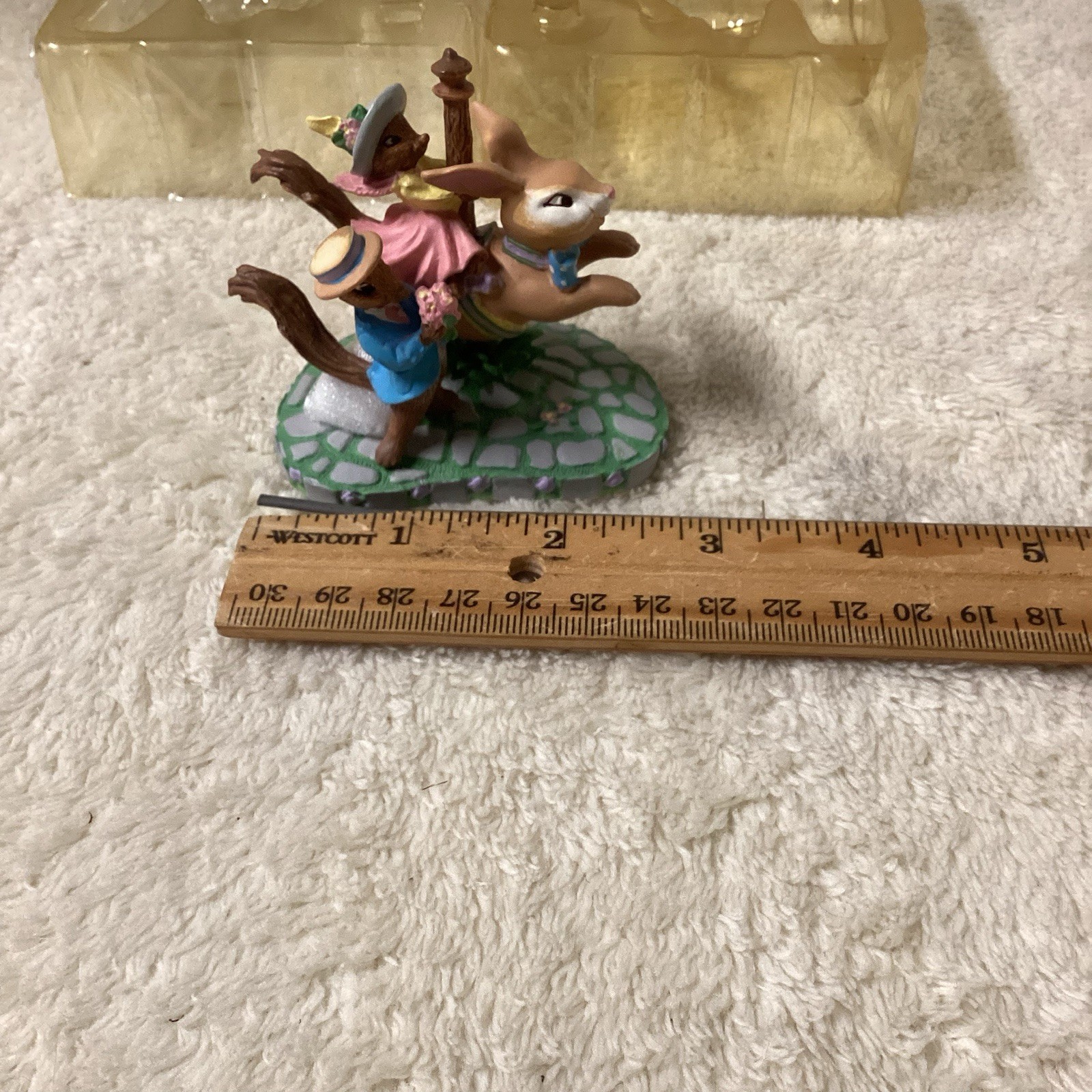 Avon Carousel Wonderland Miniature “Flowers for a Kiss” 1993 original packaging