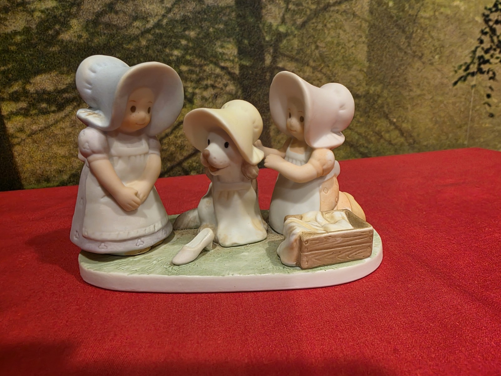 1994 Homco ” Be Happy ” Figurine from Circle of Friends by Masterpiece No Box