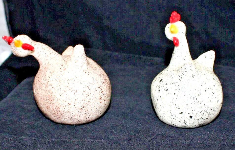 Set of 2 Vintage ‘Les Poules’ De Catherine Hunter Ceramic Pottery Hens EXCELLENT