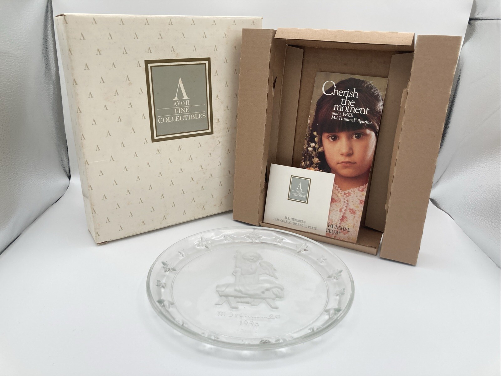 Hummel Goebel Avon 1996 Christmas Nativity Glass Plate Angel Baby Jesus W/Box