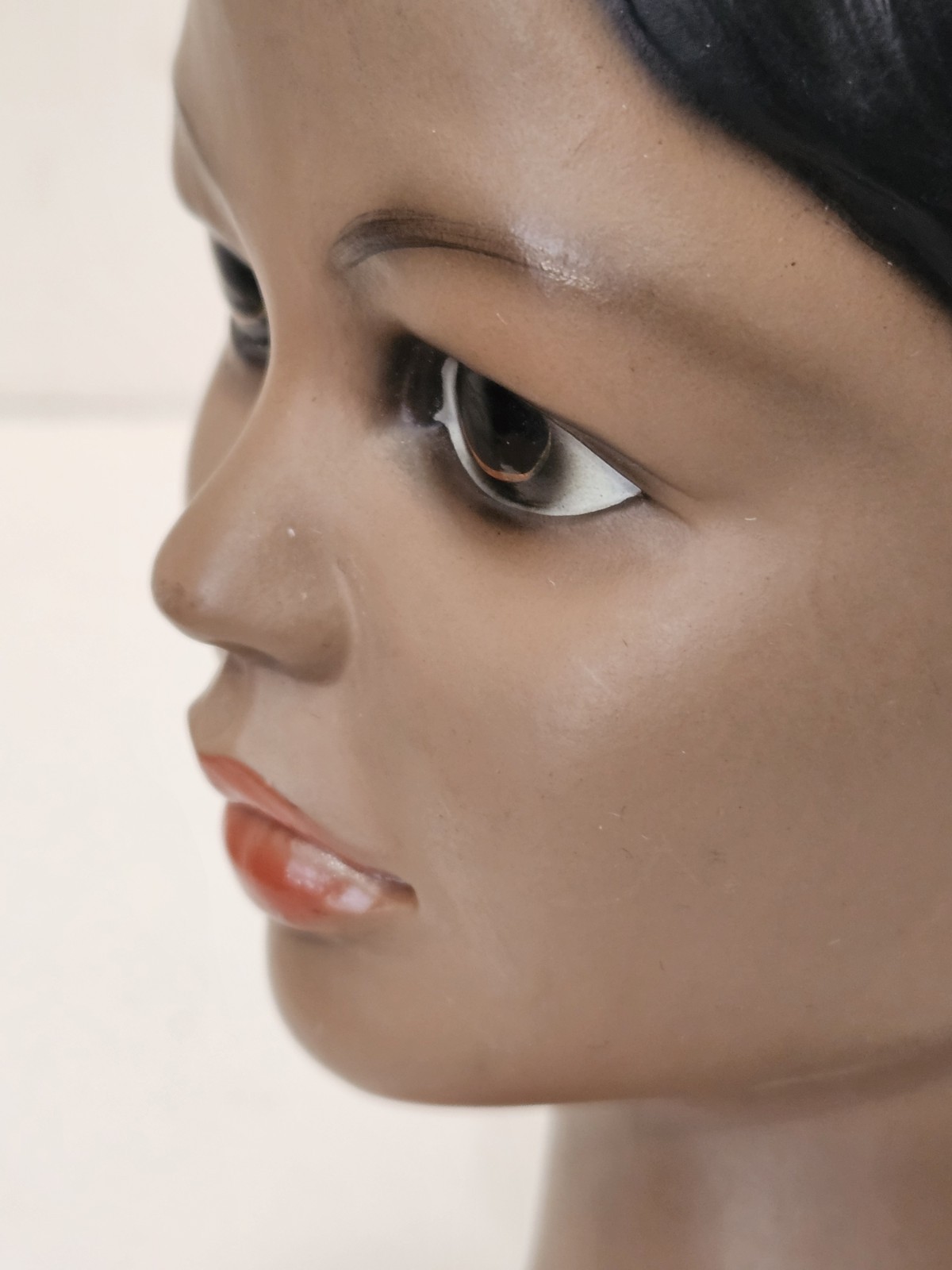 LEGO JAPAN VINTAGE CHALKWARE POLYNESIAN WOMAN BUST, HIGHLY DETAILED, 7″Hx4″Wx4″D
