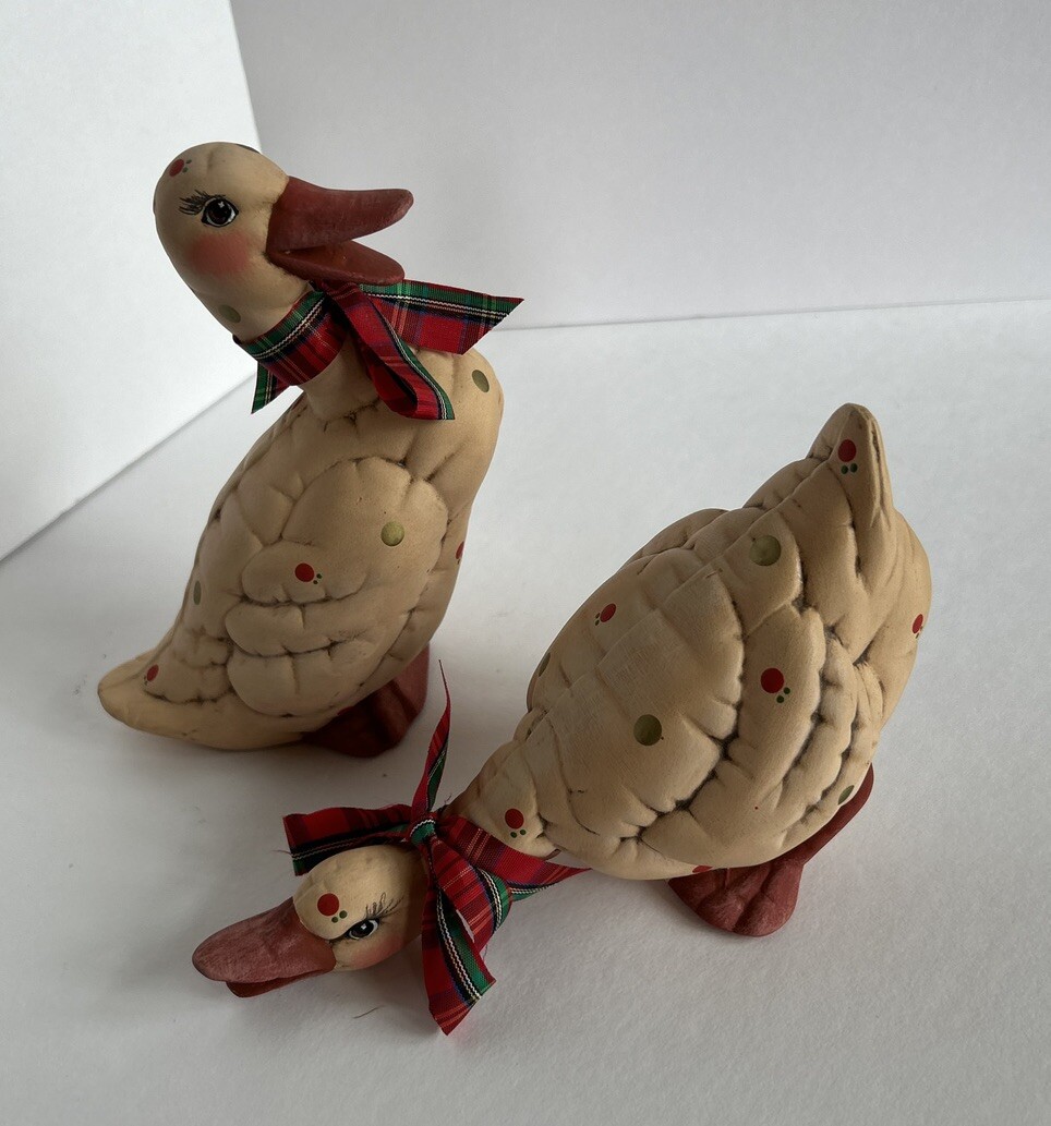 Vintage Ceramic Hobbiest Pair Of Quilted Kimple Mold Geese Nicely Hand Painted