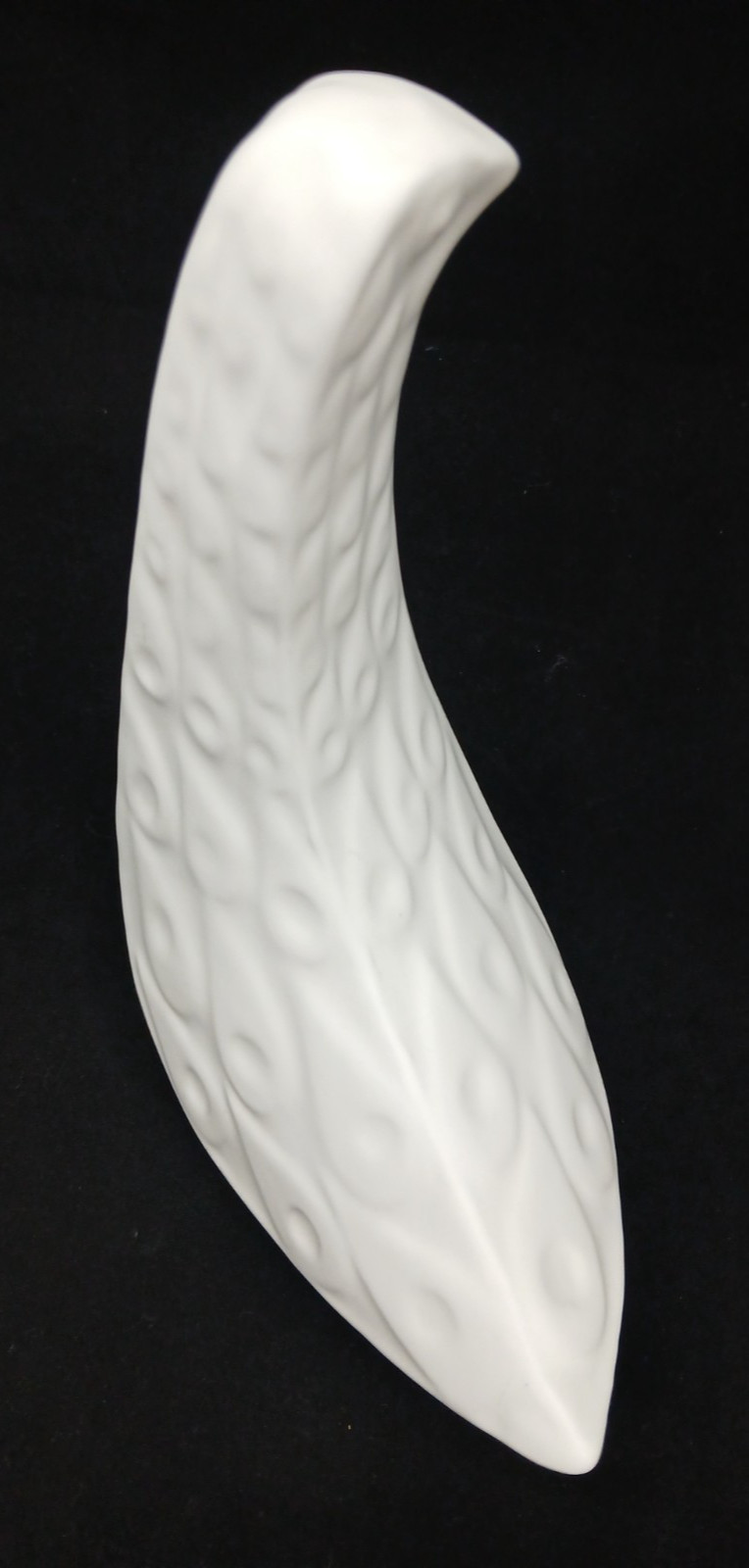 Jonathan Adler Menagerie White Ceramic Teardrop Textured Medium 8.25″ Bird