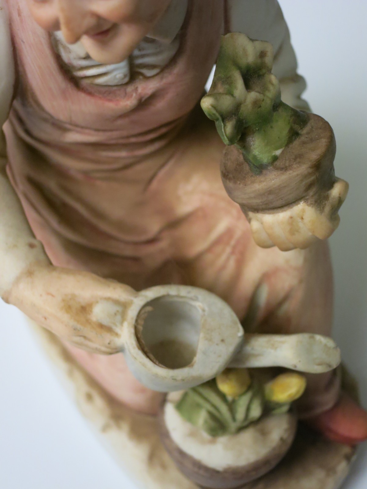 OLD WOMAN Watering Can Porcelain Figurine HOMCO Made In Japan 6.50” Tall VINTAGE