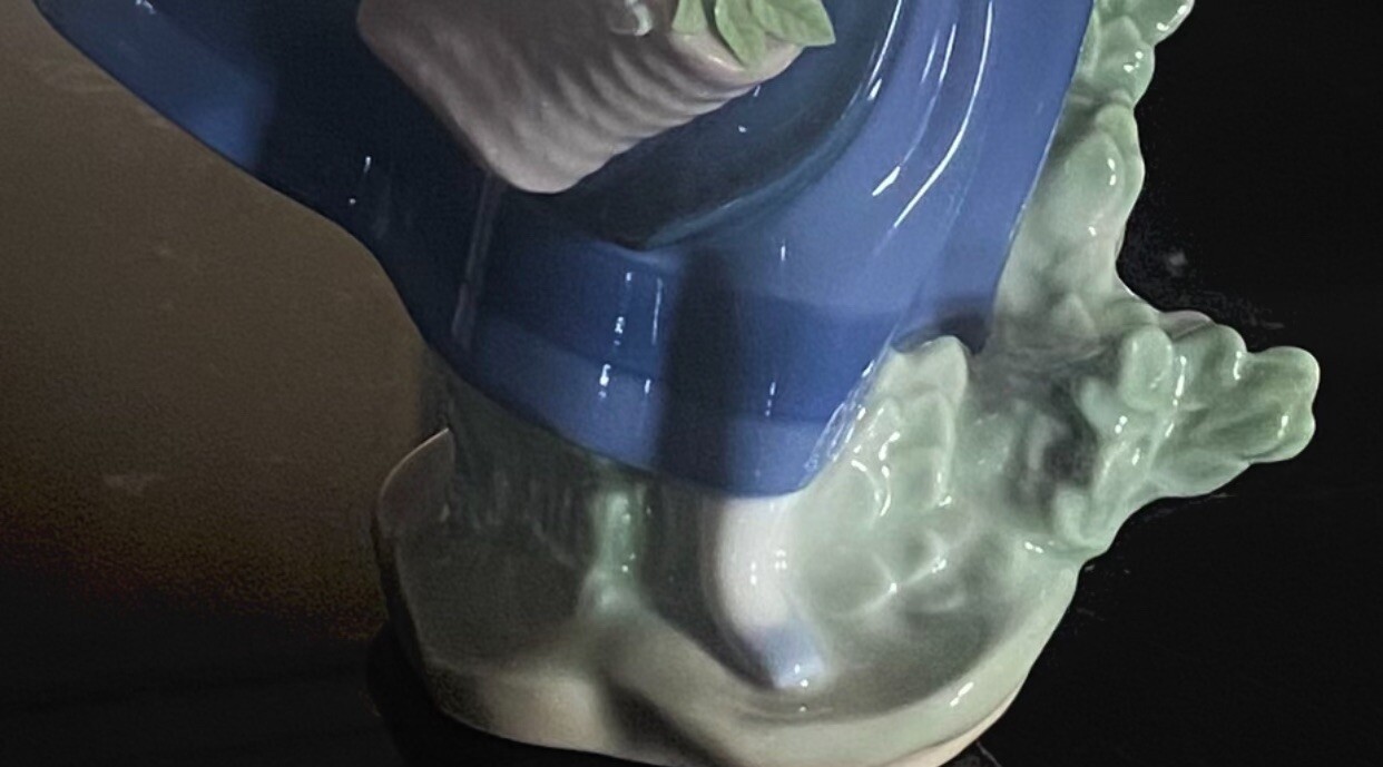 VINTAGE RETIRED LLADRO #5222 PRETTY PICKINGS GLAZED FINISH FIGURINE EXCELL COND