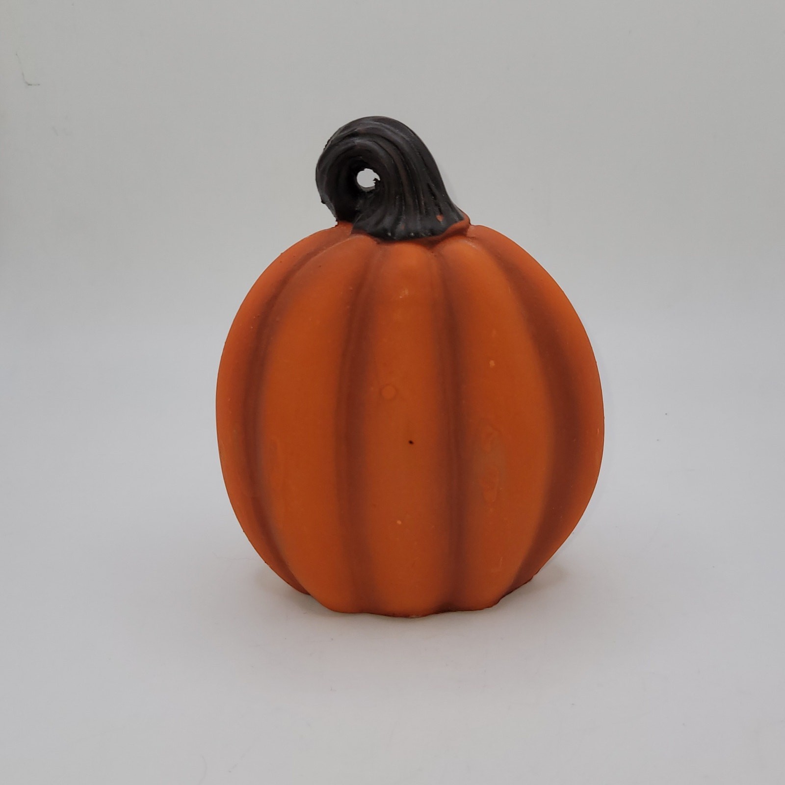 Ceramic “Hello Fall” Pumpkin – Autumn Decor Freestanding