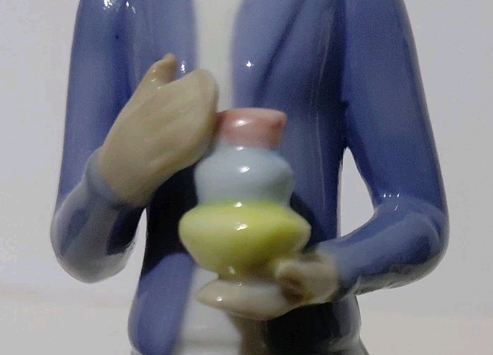 Vintage Suzette Lady Demonstrator Series 1 Tupperware Porcelain Figurine 8.5 IN