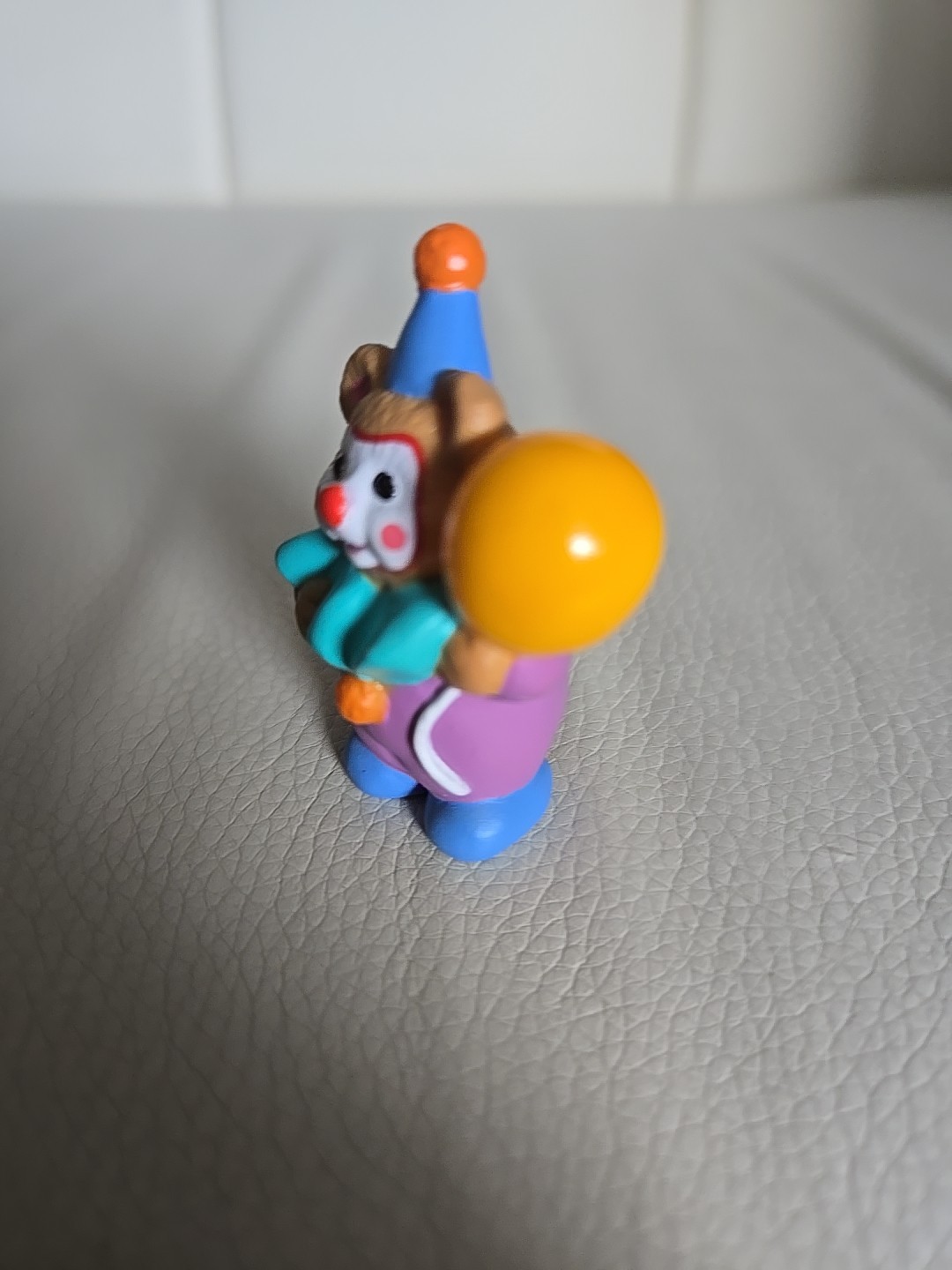 Merry Miniatures – Hallmark – Birthday Bear Clown w Ballons Figure NOS (No Box).