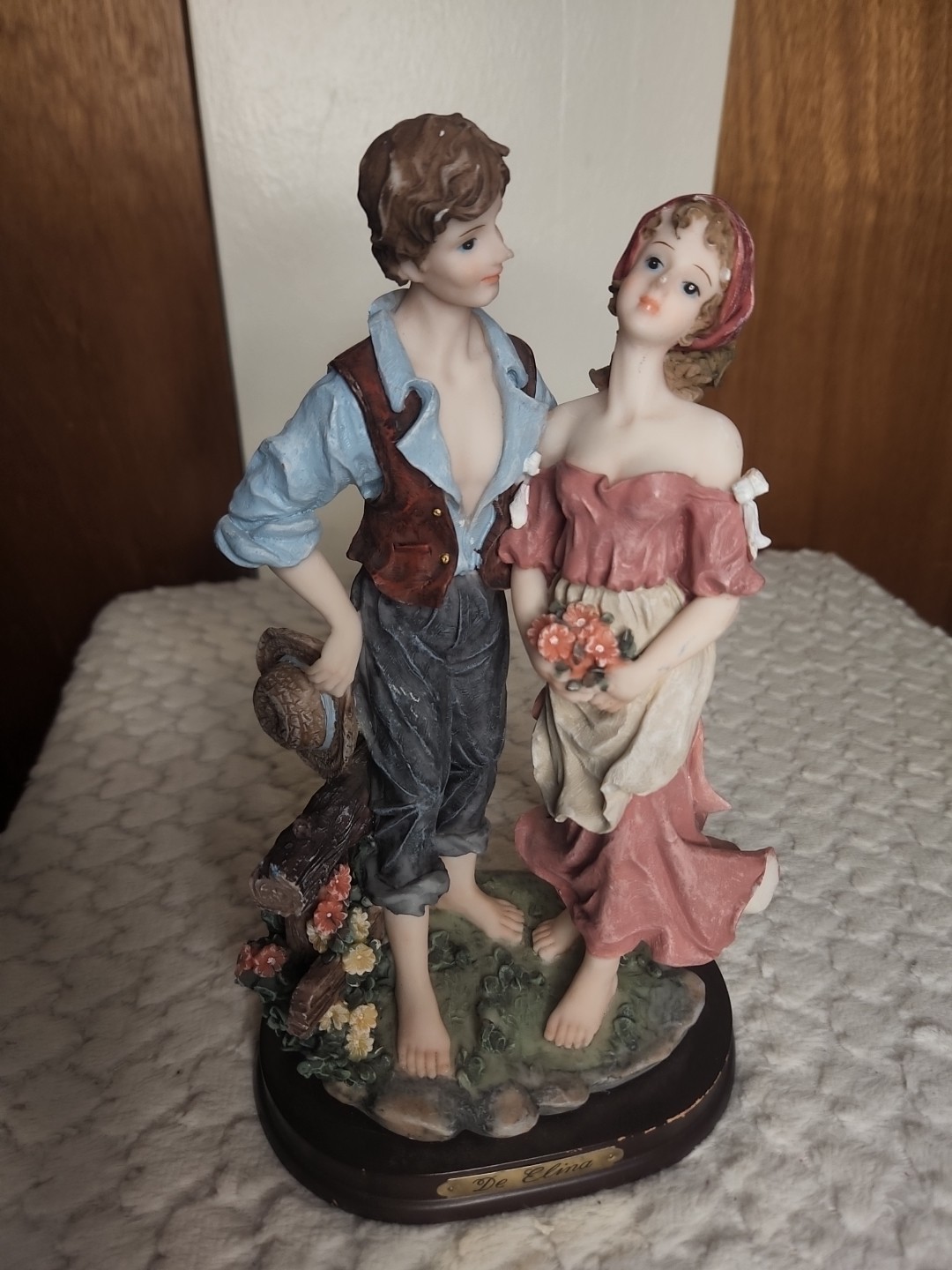 De Elina Brand Ceramic Peasant Couple Statue 11″ X 7″ Heavy Wooden Base