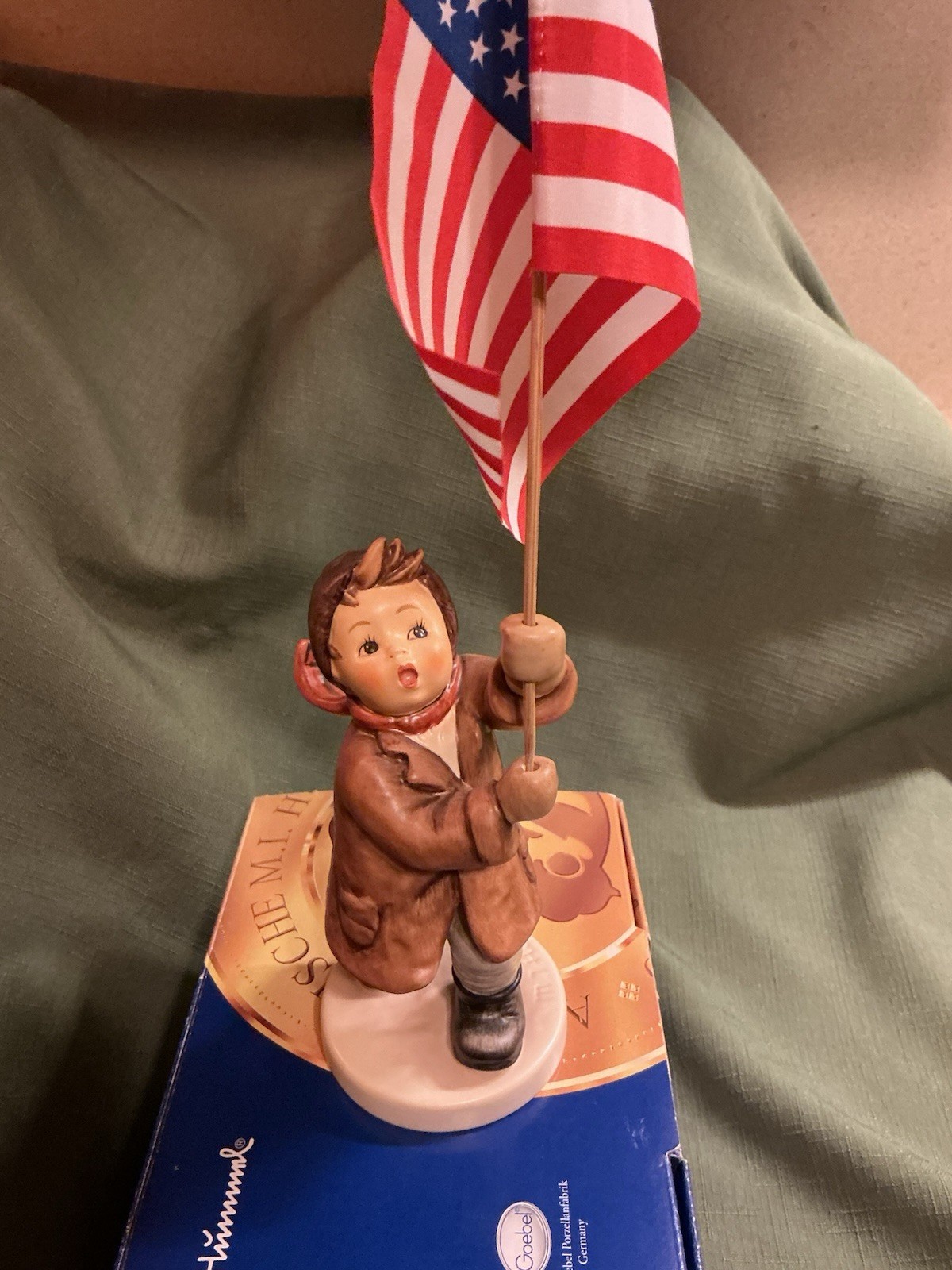 MI HUMMEL- Call To Glory W/3 Flags #739/I, TM7, 5 1/2” Signed By Master Painter