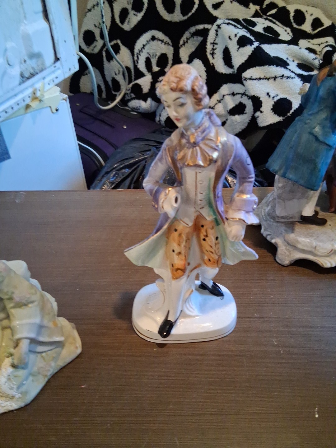 Figurines
